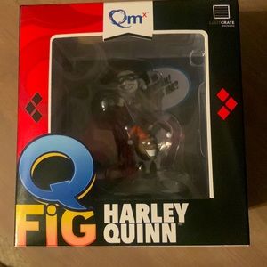 Q Fig, Harley Quinn and dog